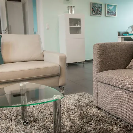 アパート フェーリエンアパートメンツ アム シュタインフェルダー ホフ バート・ノイェンアール・アールヴァイラー