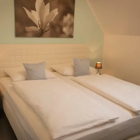 アパート フェーリエンアパートメンツ アム シュタインフェルダー ホフ バート・ノイェンアール・アールヴァイラー