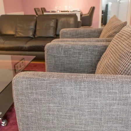 アパート フェーリエンアパートメンツ アム シュタインフェルダー ホフ バート・ノイェンアール・アールヴァイラー