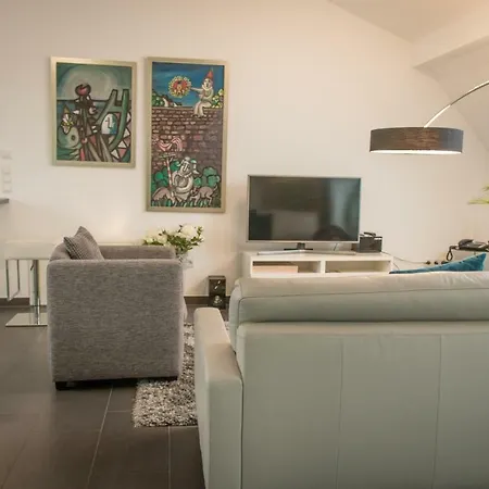 アパート フェーリエンアパートメンツ アム シュタインフェルダー ホフ バート・ノイェンアール・アールヴァイラー