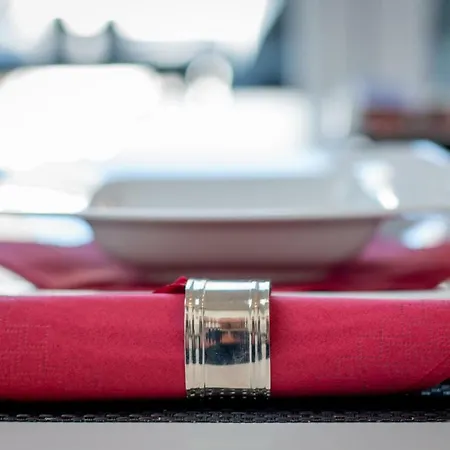 フェーリエンアパートメンツ アム シュタインフェルダー ホフ バート・ノイェンアール・アールヴァイラー