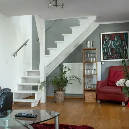 アパート フェーリエンアパートメンツ アム シュタインフェルダー ホフ