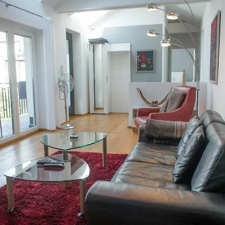 フェーリエンアパートメンツ アム シュタインフェルダー ホフ * バート・ノイェンアール・アールヴァイラー