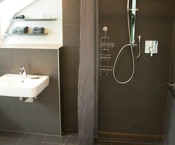 菲尔德霍夫公寓 *